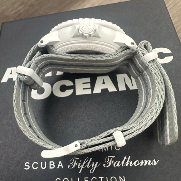 Swatch Scuba Fifty Fathoms SO35S100 / Antartic Ocean - Picture 12 of 14